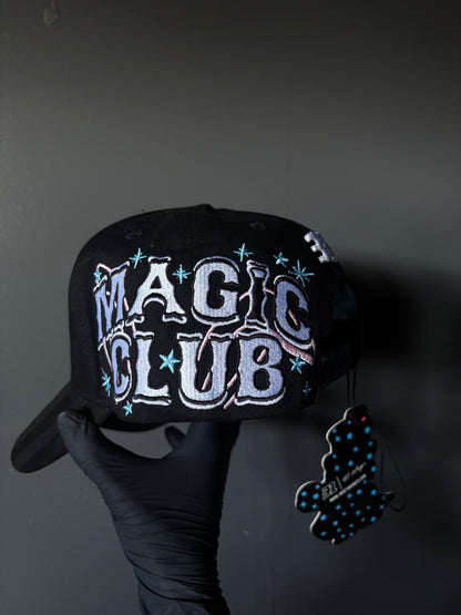 This is a Thirty One Hats x El Mago